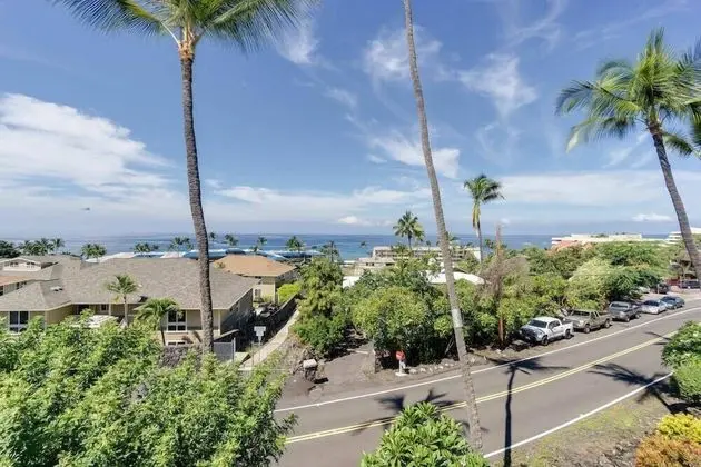 Kona Mansions #c211