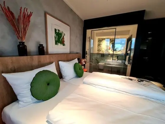 KONCEPT Hotel International - Oda