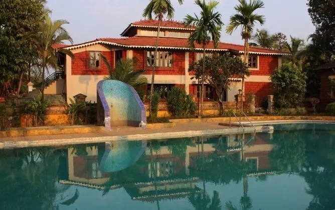 Konkan Crown Resort & Club Sawantwadi - Havuz