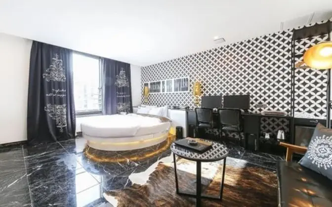 Konkuk University Boutique Nine - Öne Çıkan Resim