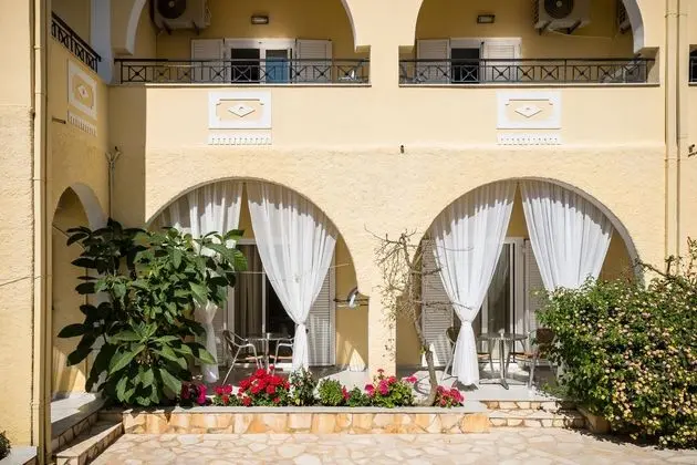 Konstantina Apartments - Dış Mekan
