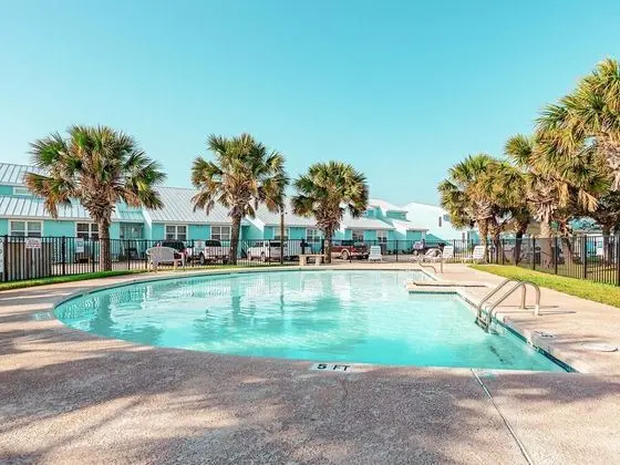 Kontiki Bayfront Condo #502 - Havuz