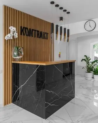 KONTRAKT Boutique Hotel - Lobi