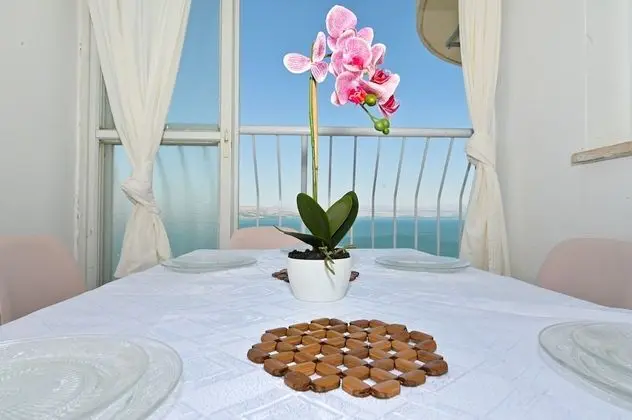 Kook - Charming Lakeview Apartment - Oda Düzeni