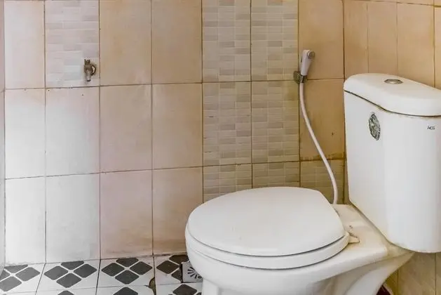 KoolKost Female Syariah near UIN Maulana Malik Ibrahim- Caters to Women - Banyo Tipleri