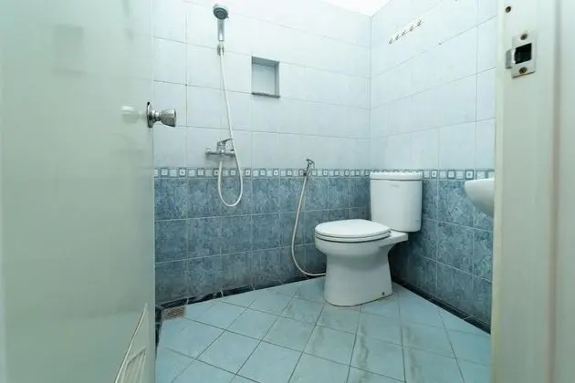 KoolKost Syariah Computer University of Indonesia - Banyo Tipleri