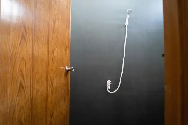 KoolKost Syariah near MRT Lebak Bulus Station - Banyo Tipleri