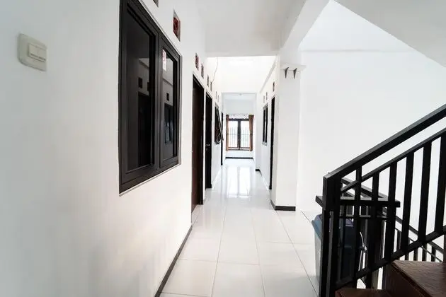 KoolKost Syariah near MRT Lebak Bulus Station - İç Mekan