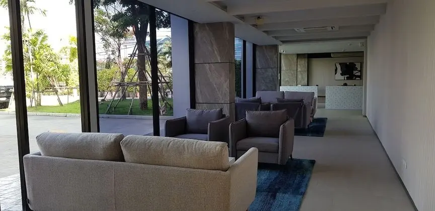 KOS HOTEL SUVARNABHUMI AIRPORT - Lobi
