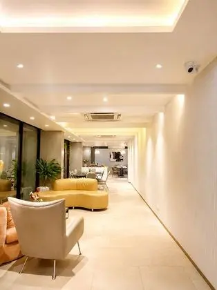 KOS HOTEL SUVARNABHUMI AIRPORT - Lobi