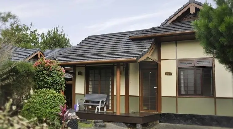 Villa Kota Bunga Ade