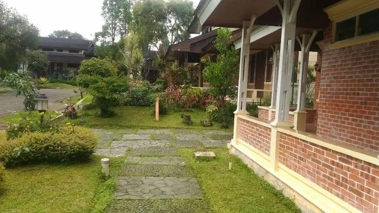 Villa Kota Bunga Anyelir