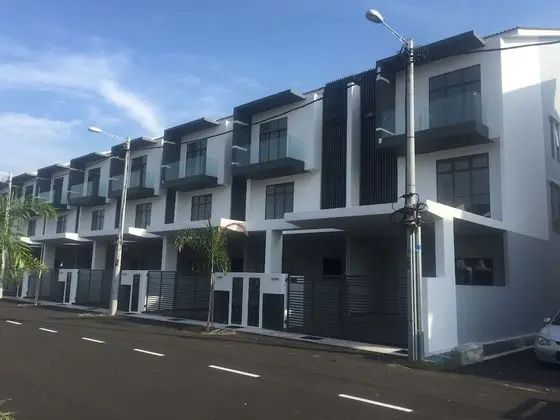 Kota Laksamana Comfortable Crowd by Step-In
