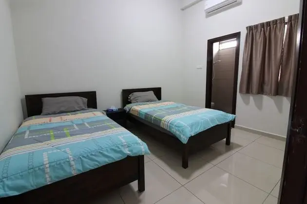 Kota Laksamana Comfortable Crowd by Step-In - Oda
