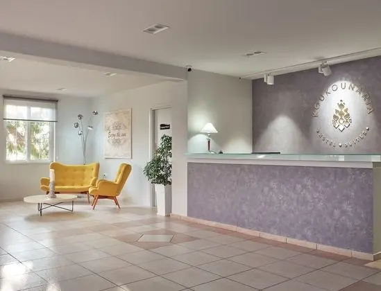 Koukounaria Hotel & Suites - Lobi
