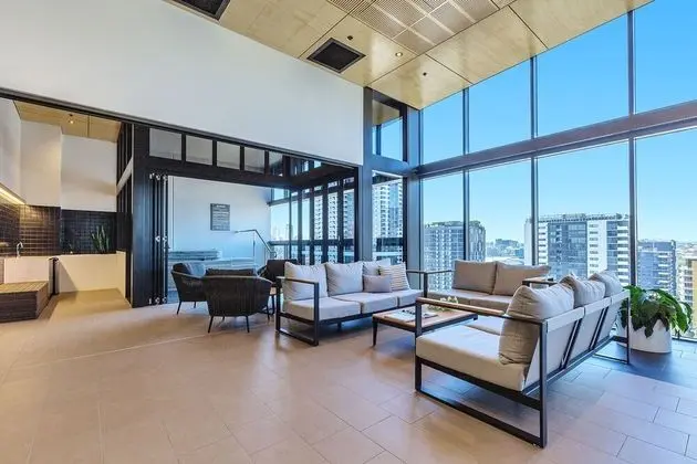 KOZYGURU BRISBANE ONE 1Bed APT Parking - Lobi