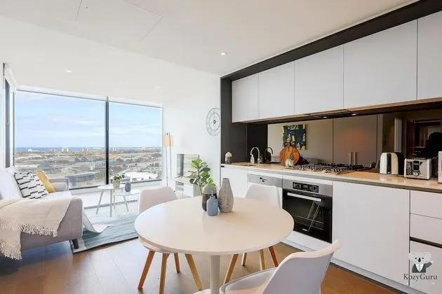 KOZYGURU Docklands Cozy Water View 1BED