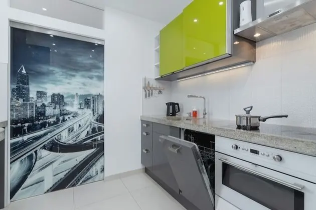 Kraków Błonia Apartment by Renters - Mutfak