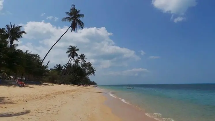 Krisada Beach Resort - Plaj