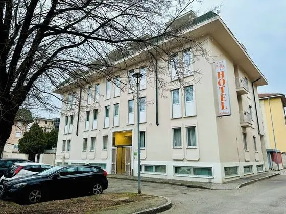 Hotel Kristall - Dış Mekan