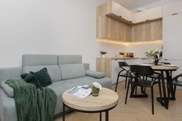Krochmalna Apartment Warsaw by Renters