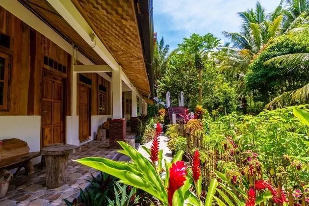 Krui Surf Camp Hotel Mutiara Alam Zandino - Dış Mekan