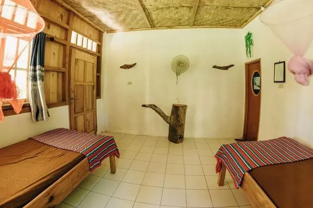 Krui Surf Camp Hotel Mutiara Alam Zandino - Oda
