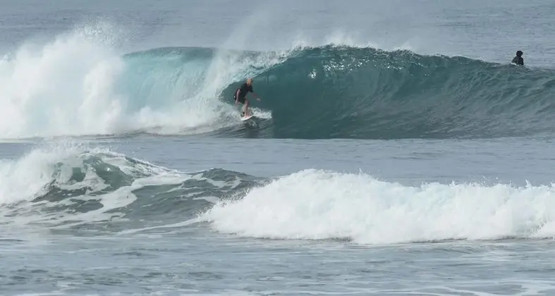 Krui Surfing