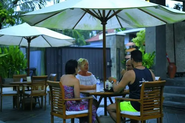 Kubu Garden Suites & Villas Nusa Dua - Dış Mekan