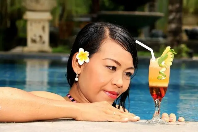 Kubu Garden Suites & Villas Nusa Dua - Havuz