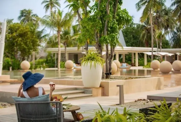 Kuda Villingili Resort Maldives - Havuz