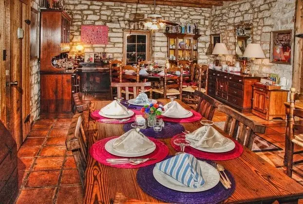 Kuebler Waldrip Haus B&B - Yerinde Yemek