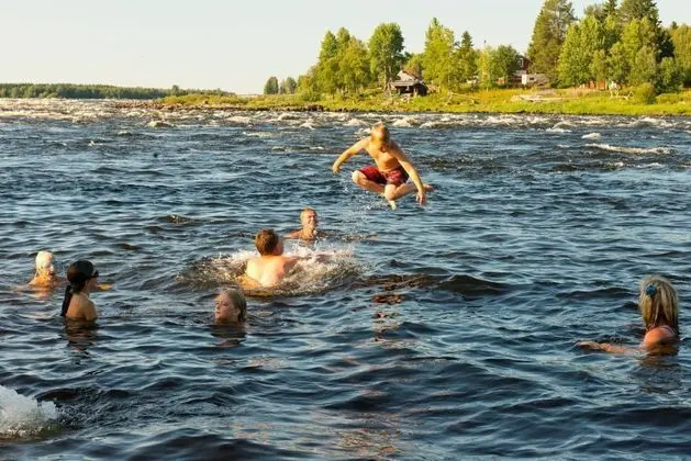 Kukkolaforsen Turist & Konferens - Plaj