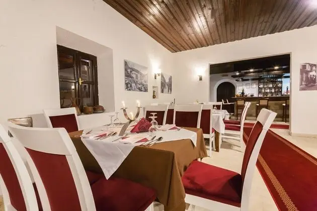 Hotel Kulla e Balshajve - Yerinde Yemek
