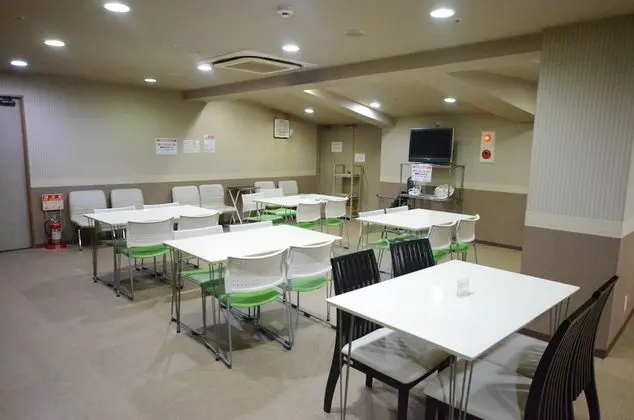 Kumamoto Capsule Hotel - Hostel, Caters to Men - Yerinde Yemek