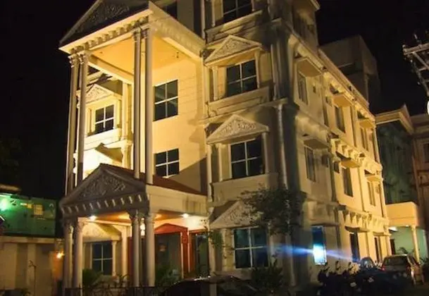 Kumaran Residency