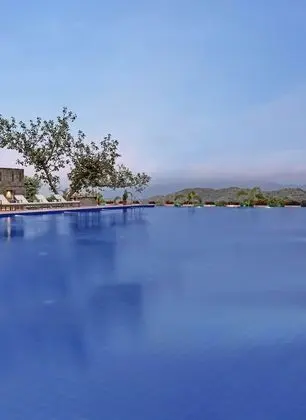 The Kumbha Residency-Luxury Resort and Spa - Havuz
