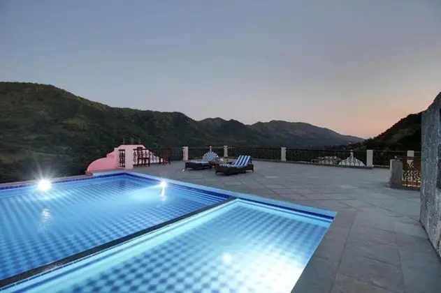 Kumbhalgarh Fort Resort - Havuz