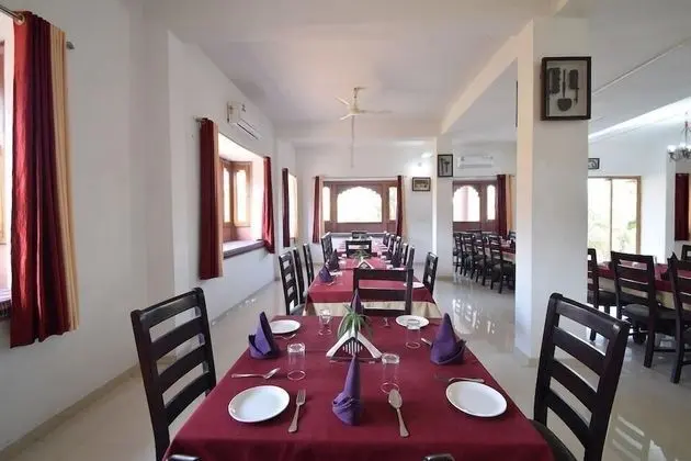 The Kumbhalmer Resort by Sky Stays - Yerinde Yemek