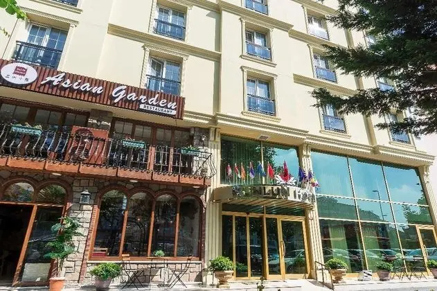 Kunlun Kensington Hotel