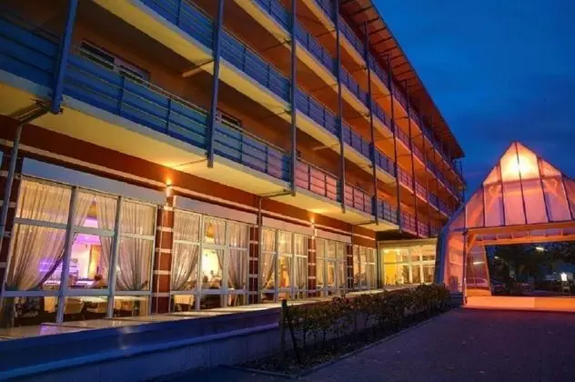 Kurhotel Pyramide - Dış Mekan