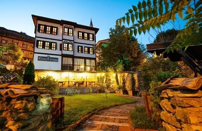 Kürkçü Konak