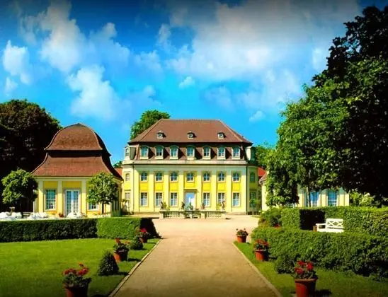 Kurpark Hotel - 1