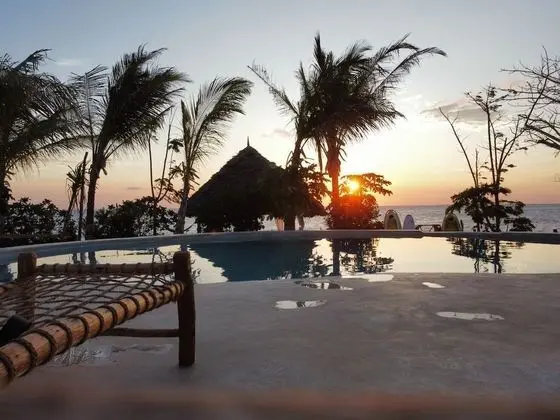 Kusini Beach Bungalows - Havuz