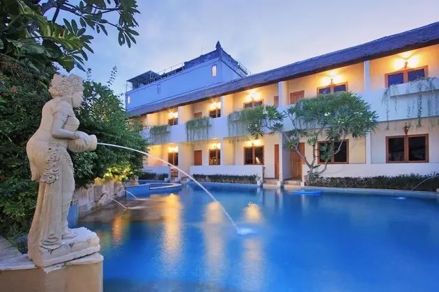 Kuta Lagoon Resort and Pool Villas - Havuz