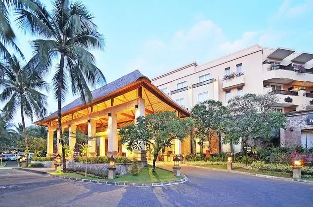 Kuta Paradiso Hotel - Dış Mekan