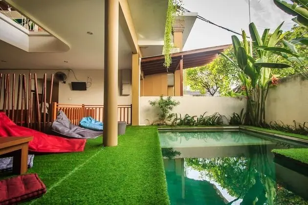 Kuta Suci Beach Hotel - Havuz