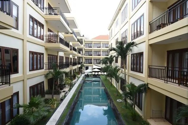 Kuta Townhouse Apartments - Havuz