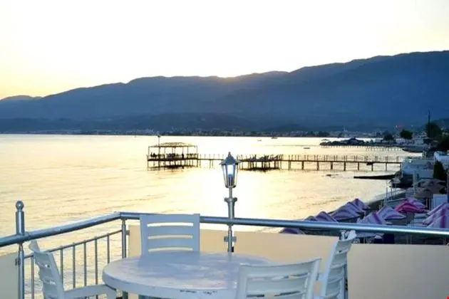 Kutlugün Sahil Otel - Deniz
