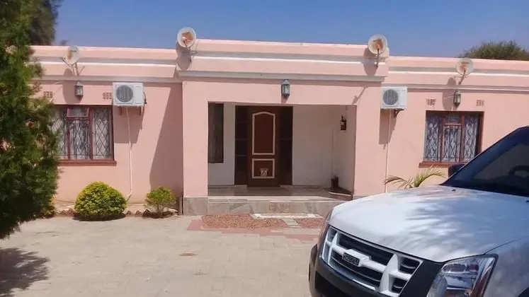 Kutse Guesthouse - 1